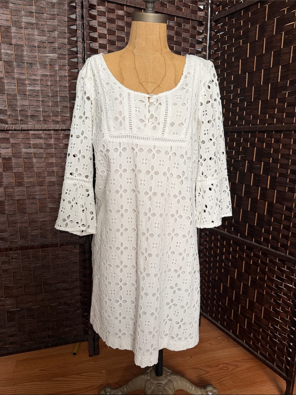 Dress Barn 12 short White Eyelet Cotton Tunic Dress bell sleeves EUC mini boho